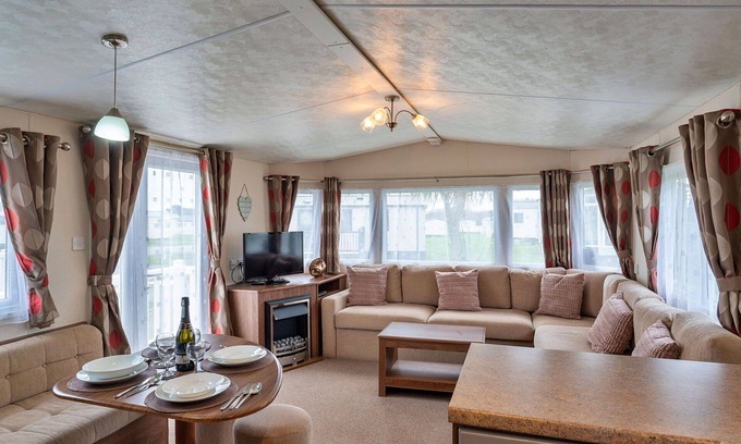 Helston House | Wonderful villa for 6 people with pool, WIFI, terrace and pets allowed