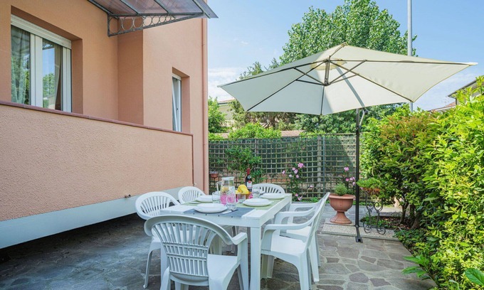 Viareggio House | Wonderful villa for 5 guests with WIFI, TV and patio