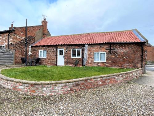 Cayton House | Wonky Cottage