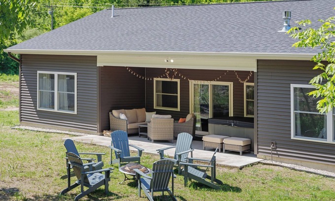 Cedar House | Wooded tranquil Retreat: Hot tub and fire pit. Just 8 miles from Traverse City!