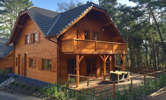 Langeberg House | Wooden holiday home near Brunssummerheide