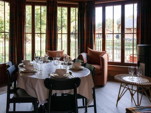 Vencimont House | Woodland Cabin in Vencimont, cleaning included