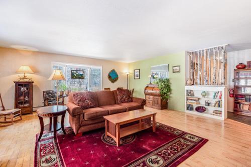 Woodland Park House | Woodland Inn