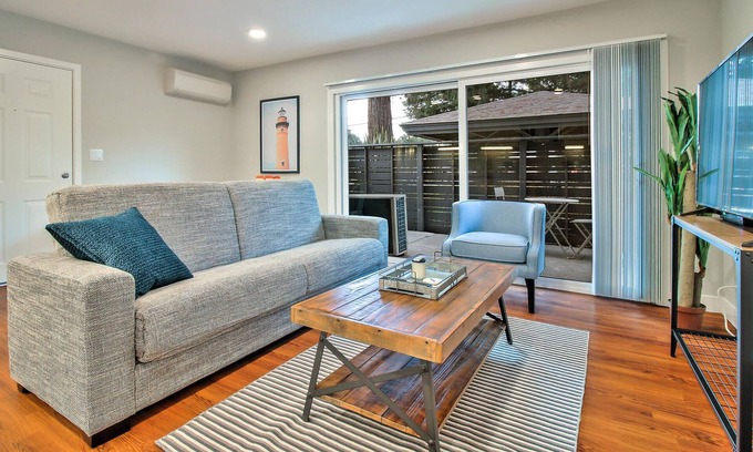 Mountain View Apartment | Woodland Views from this Mountain View 1BR