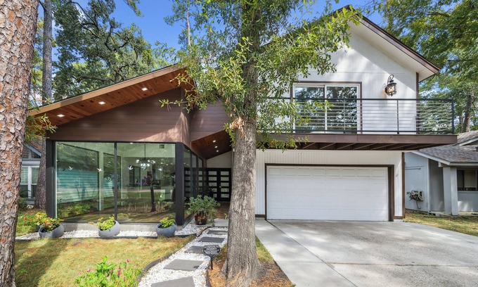 Grogan's Mill House | Woodlands Luxury home 5 bedrooms on the golf course