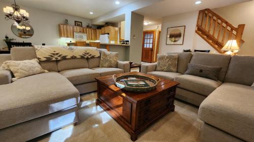 Petoskey House | Woods Way Hideaway - minutes from Petoskey & Harbor Springs - close to beaches, skiing & more!