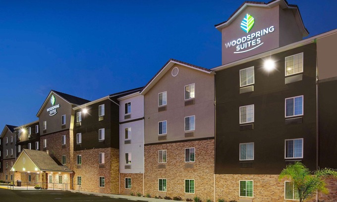 Bakersfield Hotel | WoodSpring Suites Bakersfield East