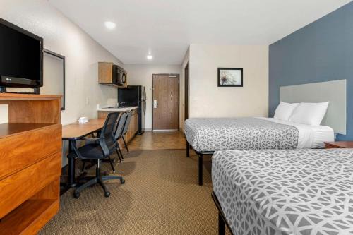 Garner Hotel | WoodSpring Suites Raleigh Garner