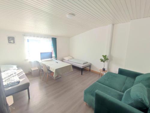 Biebrich Apartment | Workation Big, Cozy and central apartment 24 h check in