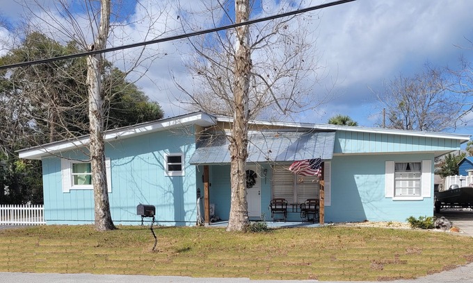 Edgewater House | World Class Snook/Redfish/Trout fishing on the Indian River at "The Fish Camp"