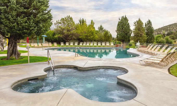 Redmond Hotel | WorldMark Eagle Crest