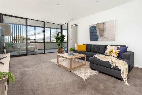 Newcastle Apartment | Worth - Happy Honeysuckle - Free Internet