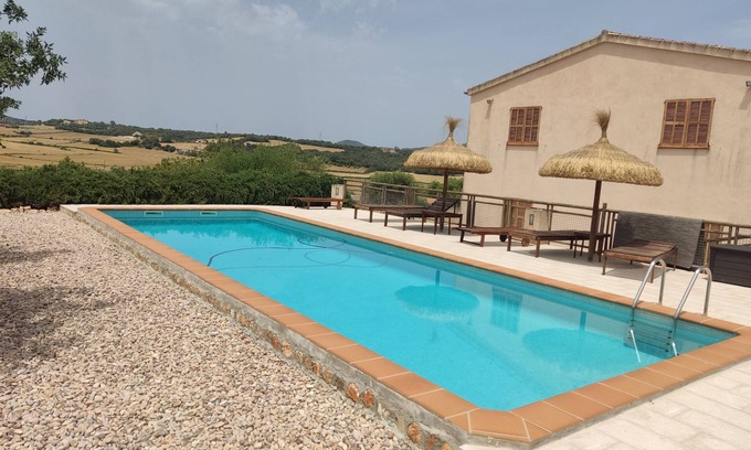 Manacor Cottage | WOW! OFFERS. EXPERIENCE IT WITH FAMILY, FRIENDS, A PRIVATE POOL, AND MORE.