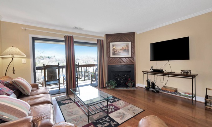 Blowing Rock Condo | Wren 303 | Restaurant, Pool, Spa