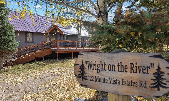 Red River House | "Wright on the River" 5 Star-Riverfront-Large Cabin-WIFI-Firepit-Large Deck