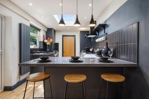 Liverpool House | Wrights Terrace - Air Host and Stay - 4 Bedroom
