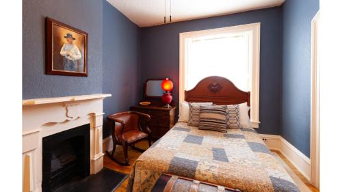 Cimarron Hotel | Wyatt Earp - Historic Hotel