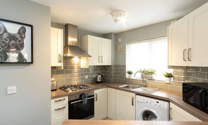 Burton on Trent Apartment | Wyllie Mews - Stunning Apartment with Parking in the Centre of Burton on Trent