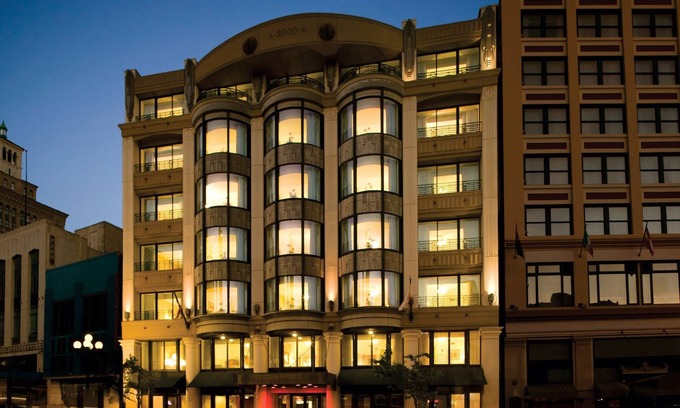 Gaslamp Quarter Condo | Wyndham Harbour Lights | Six Studio Suites