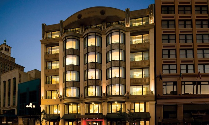 Gaslamp Quarter Condo | Wyndham Harbour Lights | Six Studio Suites