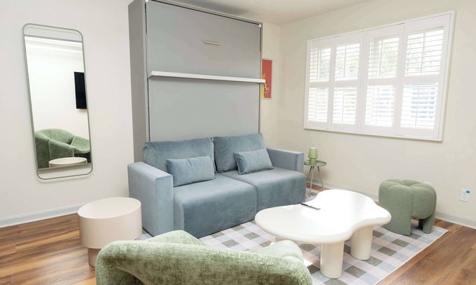 East Market District Apartment | Wynn – Orderly, Modern Escape in Trendy NULU