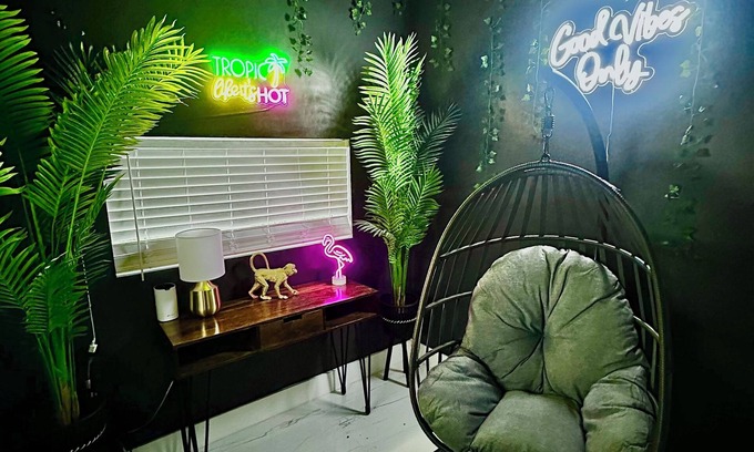 Buena Vista House | Wynwood Tropical Oasis 4-bedroom house