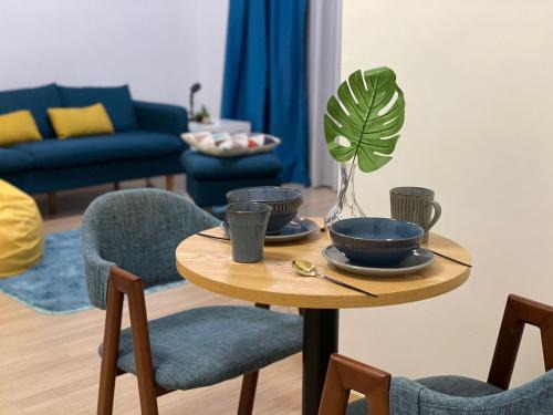 Taman Setia Indah Apartment | X till sep2025 Cube 8teens Mount Austin 1br 2-4pax w TV box