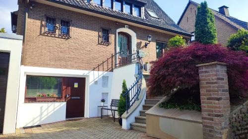 Xanten Apartment | Xanten Basement Suite