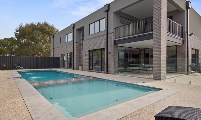 Cowes House | Xenia of Cowes - Stunning property with a pool