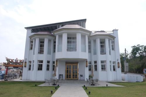 Xiaoliuqiu Hotel | Xiaoliuqiu Loju Castle Inn