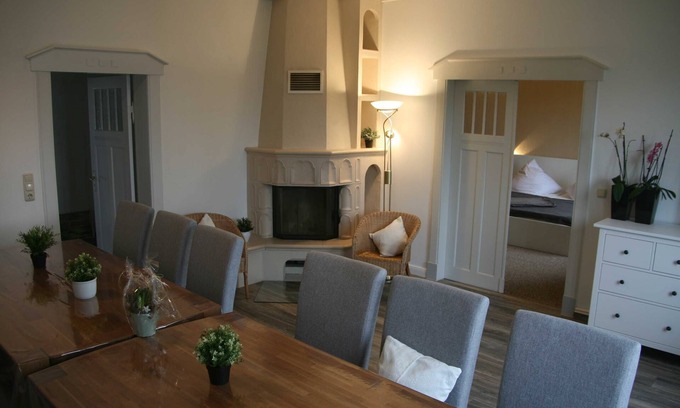 Bastorf Apartment | XL 7-room vacation home (170m², max 12 people) - Holiday Villa XL Leuchtturmblick