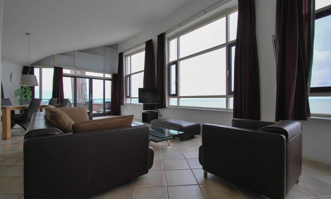 Makkum Apartment | XL apartment with double balconies, a sauna, and 160 m² of surface at the luxurious Beach Resort Makkum.