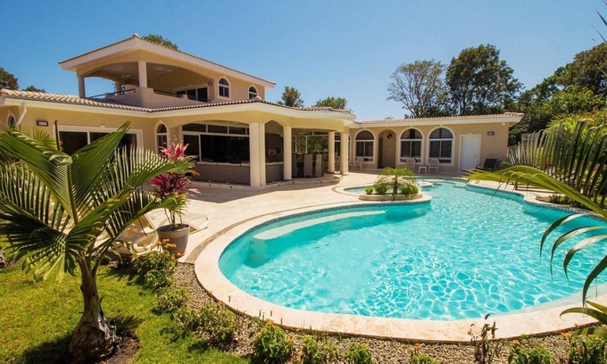 La Mulata Villa | Xtra large party villa in Sosua, custom-design home in luxury gated resort