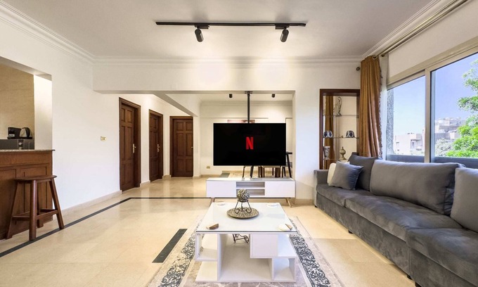 Taqseem Laselky Apartment | Xuru Stays I The 2bdr Velvet Vibe @ Maadi