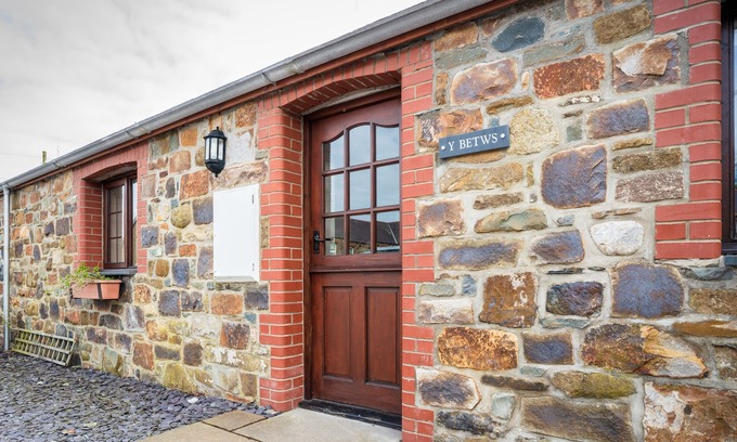 Llanengan Cottage | Y BETWS, pet friendly, character holiday cottage in Abersoch