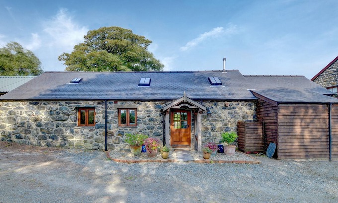 Llanegryn House | Y Bwthyn - Two Bedroom House, Sleeps 4