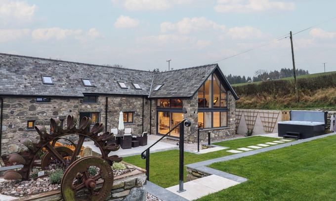 Cwmtirmynach Cottage | Y Côr
