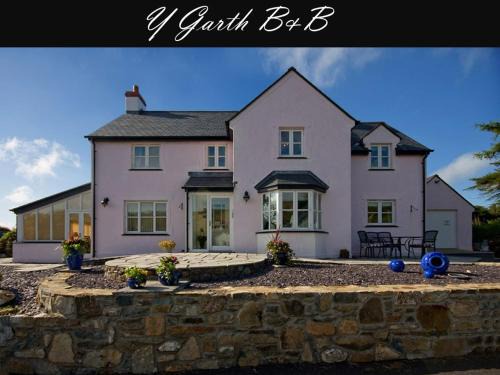 Dinas Cross Bed & Breakfast | Y Garth Luxury Bed and Breakfast