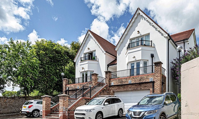 Tenby Apartment | Y Lle Hapus