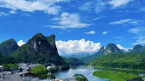 Yangshuo Hotel | Yangshuo Tea House Inn - By West Street and Li River