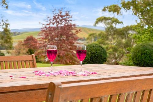 Dixons Creek House | Yarra Valley 2BR Lux Vineyard Retreat