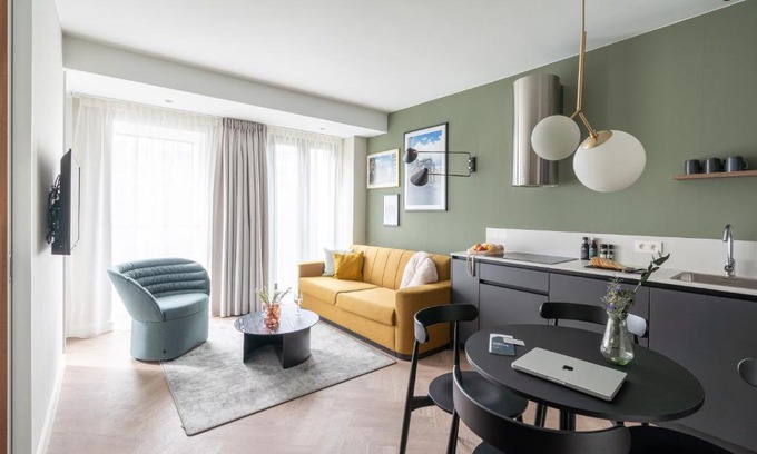 Statiekwartier Apartment | YAYS Antwerp Opera by Numa