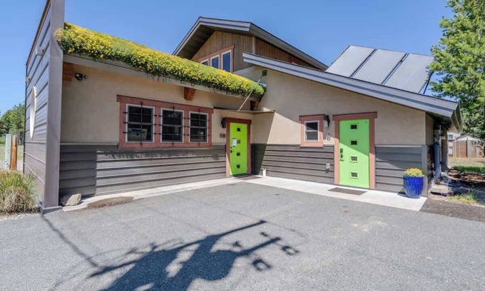 West Yellowstone Apartment | YCC Studio Summary: P