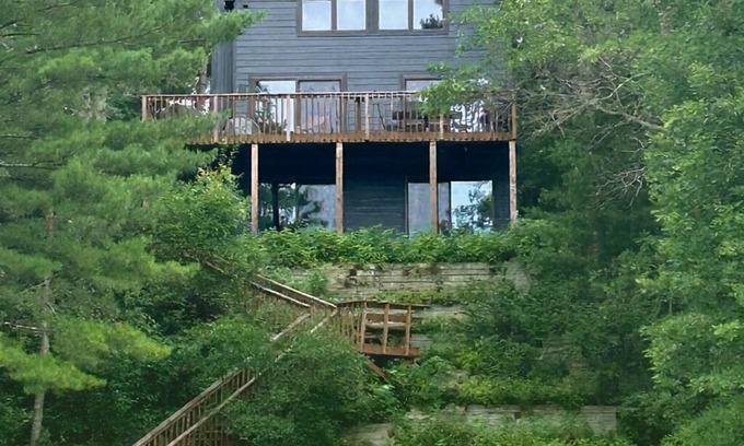 Pequot Lakes Cabin | Year-Rd Lake Cabin, Lg Beach, 200' Shoreline, Northern Light, Sleeps 10, Pontoon