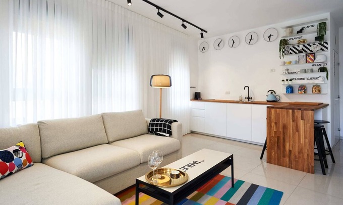 Nachlaot Apartment | Yehuda Market Suite - One Bedroom Apartment, Sleeps 4