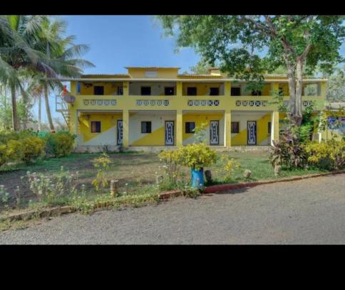 Zirad Resort | Yellow House