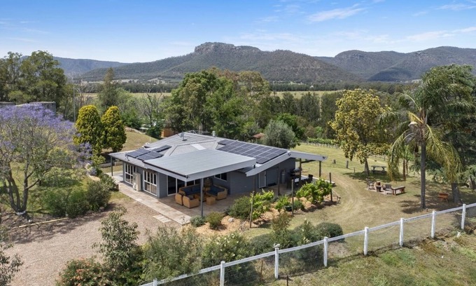 Broke House | Yellow Rock Cottage - Broke