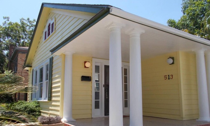 Alta Vista House | YELLOW ROSE OF TEXAS - 2.6 MILES FROM BEAUTIFUL DOWNTOWN SAN ANTONIO