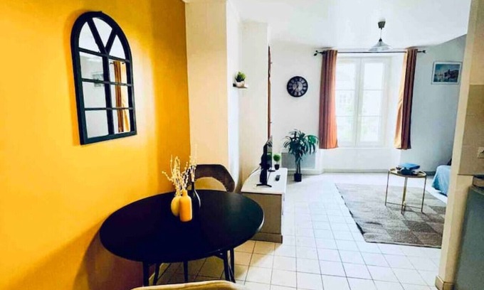 Fontainebleau Apartment | Yellow - The KING DUPLEX near the Castle FONTAINEBLEAU