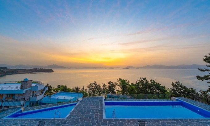 Anpo House | Yeosu Rebeu183184 Oceanview Pension